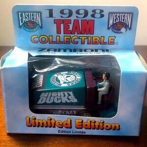 Mighty Ducks 1998 White Rose Collectible Zamboni - Rare & Nostalgic!